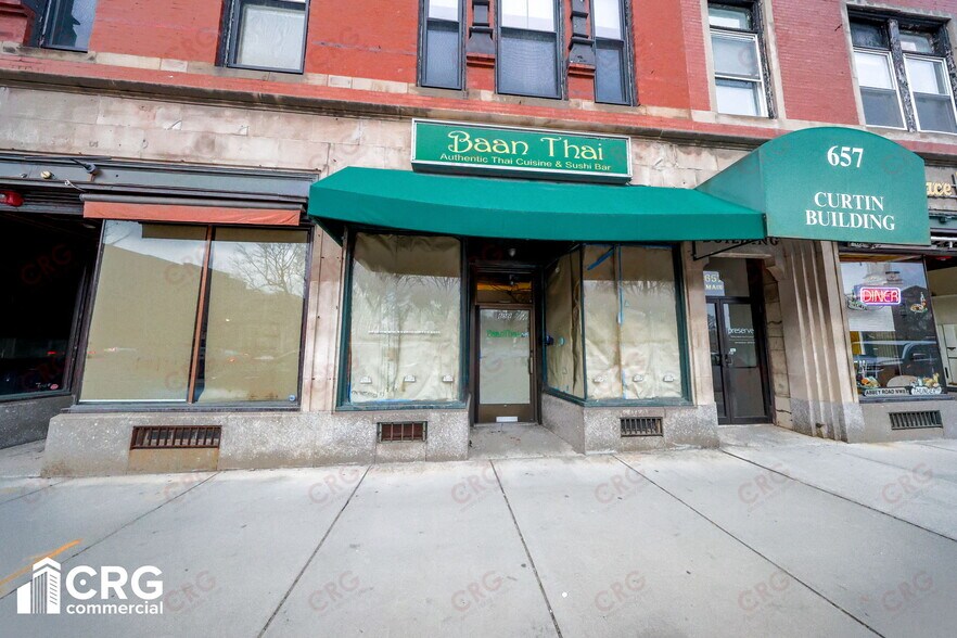 653-663 Main St, Waltham, MA à louer - Photo du bâtiment - Image 1 de 4