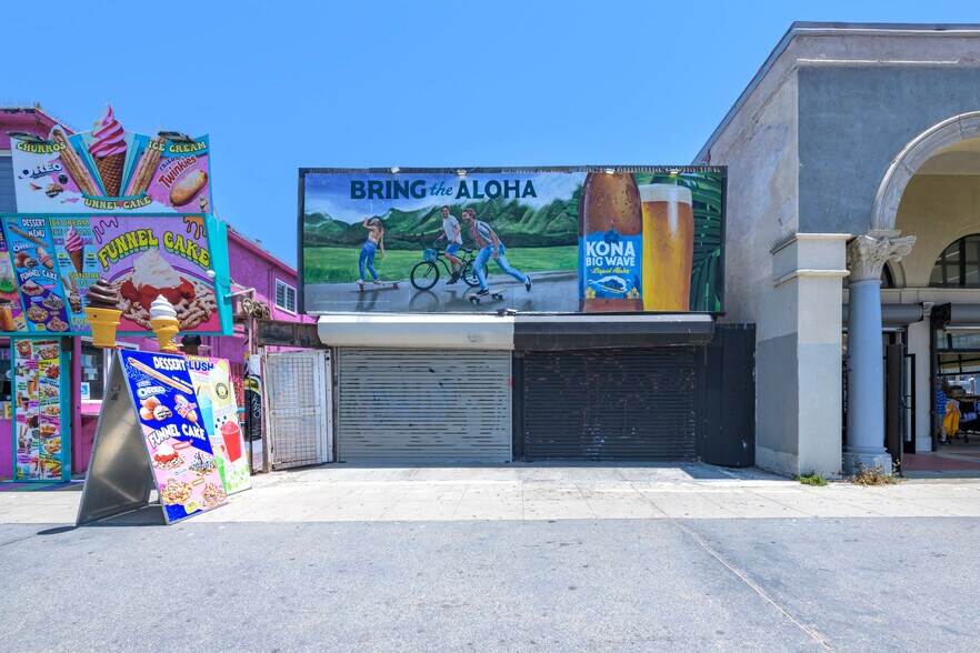 2013 Ocean Front Walk, Venice, CA à louer - Photo du bâtiment - Image 3 de 10