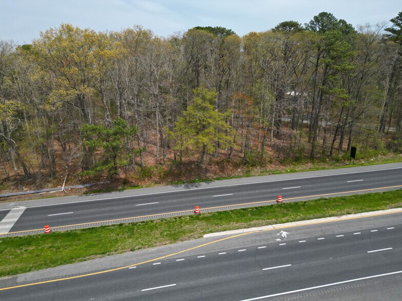 28634 DuPont Blvd, Millsboro, DE à louer - Photo du bâtiment - Image 2 de 4