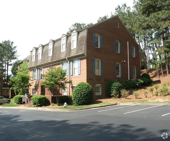 2900-12 Chamblee Tucker Rd, Chamblee, GA for lease - Building Photo - Image 2 of 8