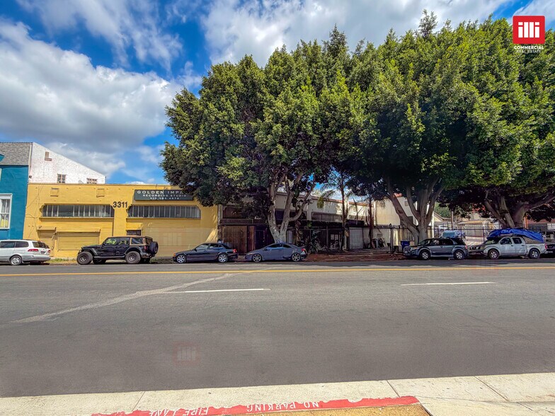 3301-3311 Beverly Blvd, Los Angeles, CA à louer - Photo du bâtiment - Image 2 de 9
