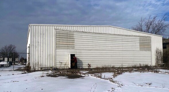 3850 Capital City Blvd, Lansing, MI à vendre - Photo du bâtiment - Image 2 de 8