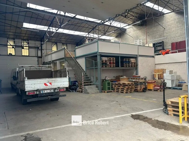 Flex in Villefranche-sur-Saône for sale - Interior Photo - Image 2 of 8