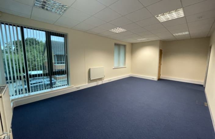 Farrington Way, Eastwood for lease - Interior Photo - Image 3 of 11