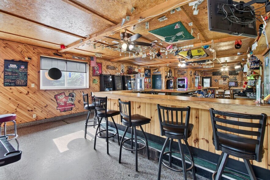 133 E Main St, Embarrass, WI à vendre - Photo du bâtiment - Image 3 de 56