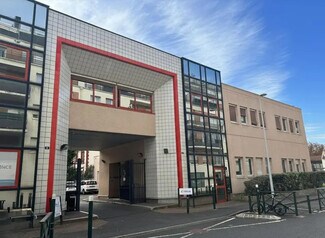 Plus de détails pour Local d'activités à louer