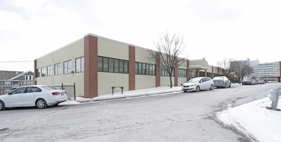 875 Greentree Rd, Pittsburgh, PA for lease - Building Photo - Image 2 of 7