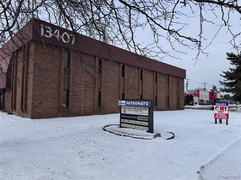 13407 Farmington Rd, Livonia, MI à louer - Photo du bâtiment - Image 2 de 4