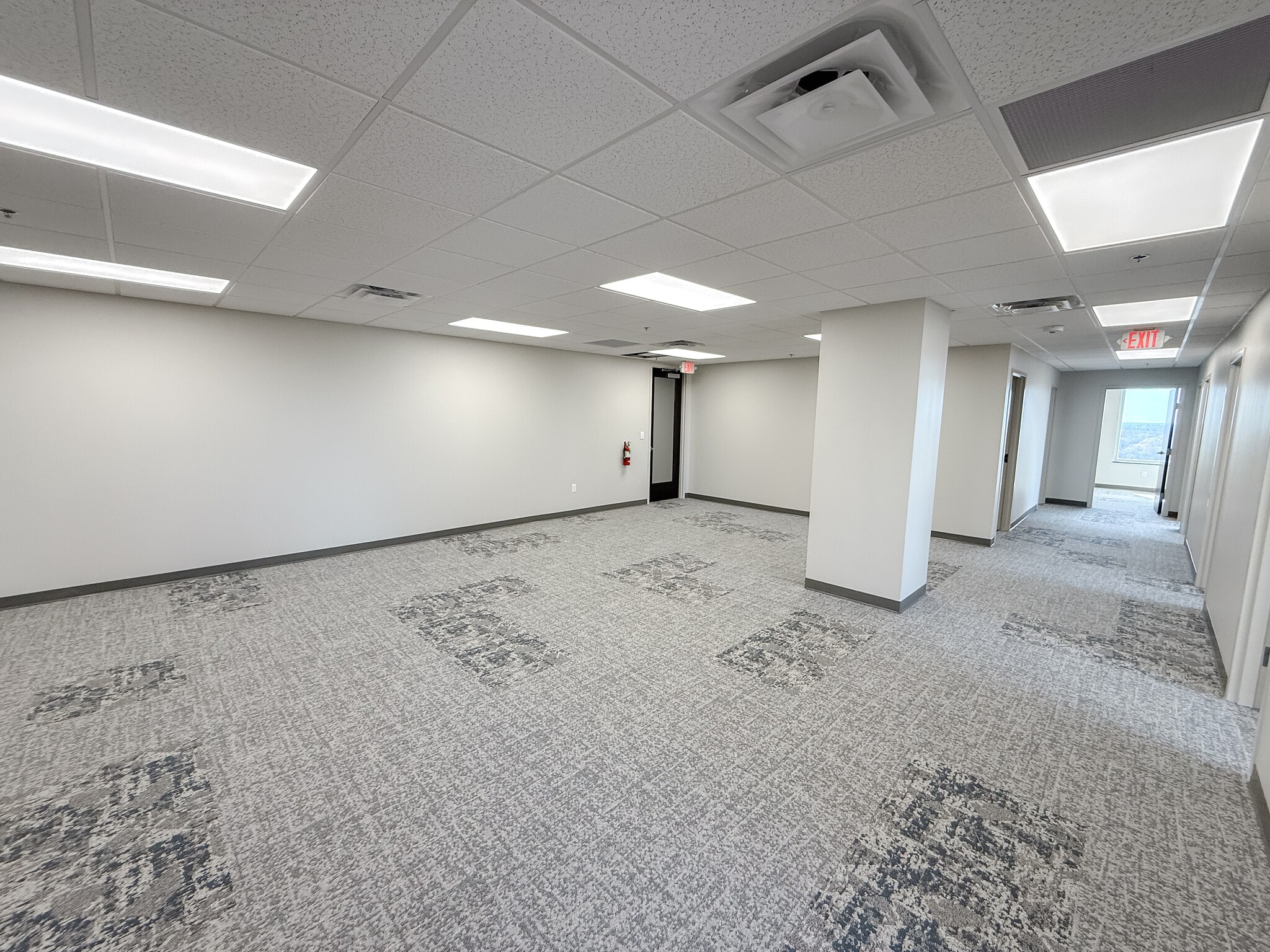 5050 Poplar Ave, Memphis, TN à louer Photo intérieure- Image 1 de 8