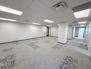 5050 Poplar Ave, Memphis, TN à louer Photo intérieure- Image 1 de 8