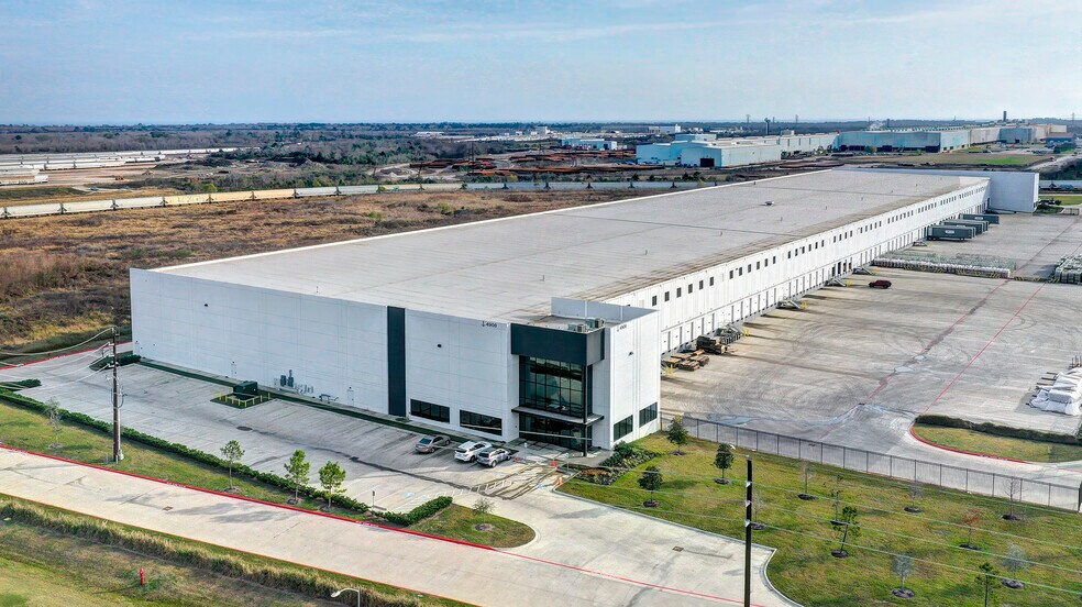 4908 Borusan Rd, Baytown, TX à louer - Photo du bâtiment - Image 2 de 8