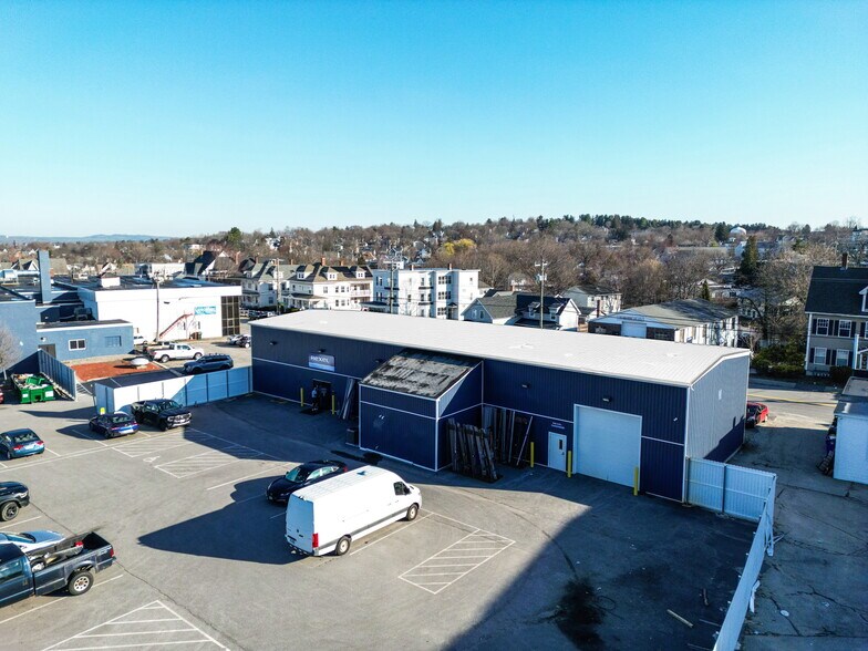 305 Massabesic St, Manchester, NH à vendre - Photo du bâtiment - Image 2 de 12
