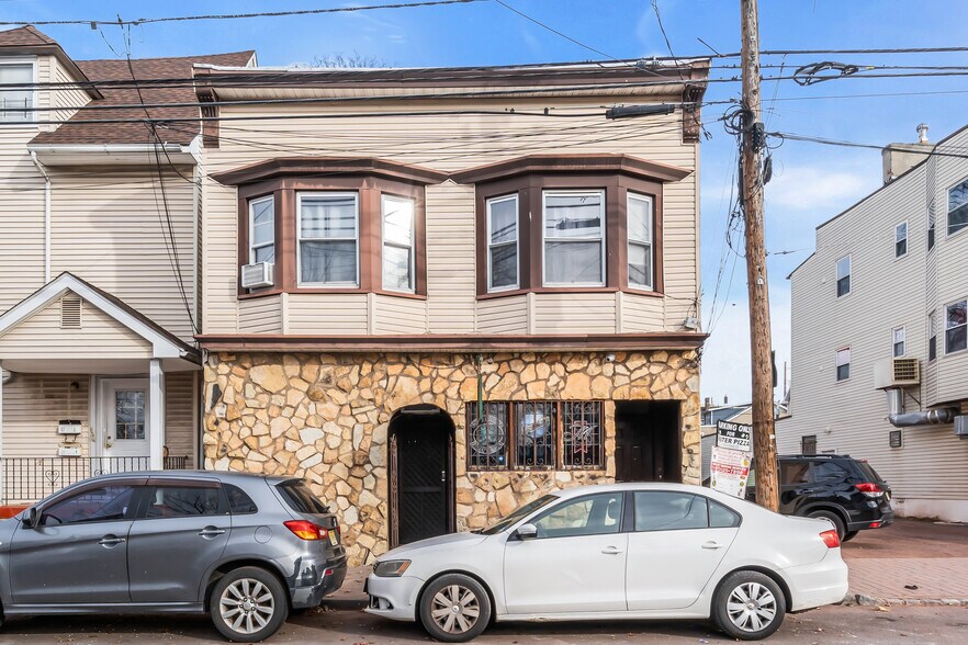 45 Freeman St, West Orange, NJ à vendre - Photo du bâtiment - Image 2 de 32