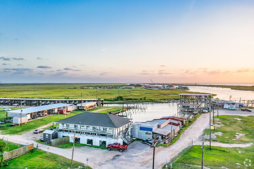 4295 Highway 87, Port Bolivar, TX à vendre - Photo du bâtiment - Image 2 de 28