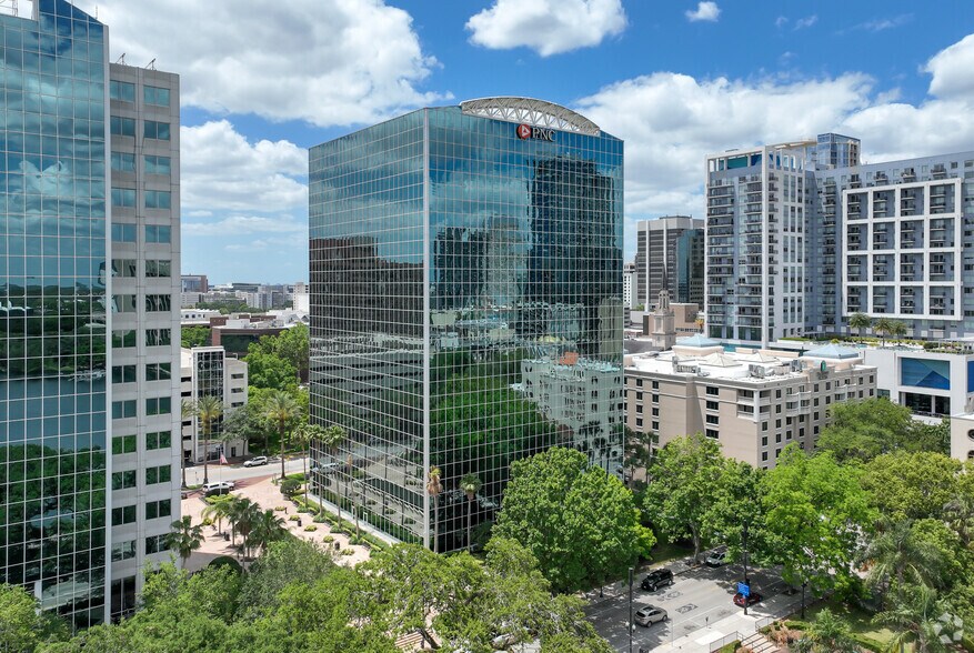 201 E Pine St, Orlando, FL à louer - Photo du bâtiment - Image 2 de 6