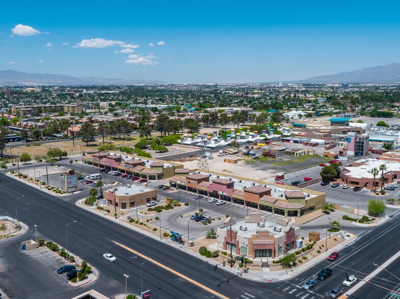 3010 E Bonanza Rd, Las Vegas, NV à louer - Photo du bâtiment - Image 3 de 4