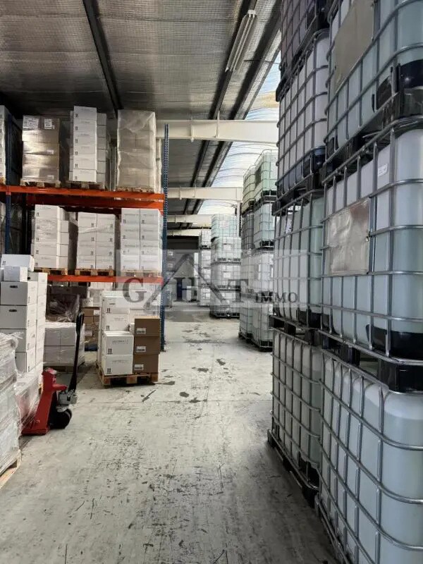 Industrial in Montigny-le-Bretonneux for sale Interior Photo- Image 1 of 8