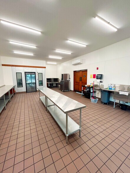 1028 Blackthorne Dr, Jeannette, PA à vendre - Photo intérieure - Image 3 de 8