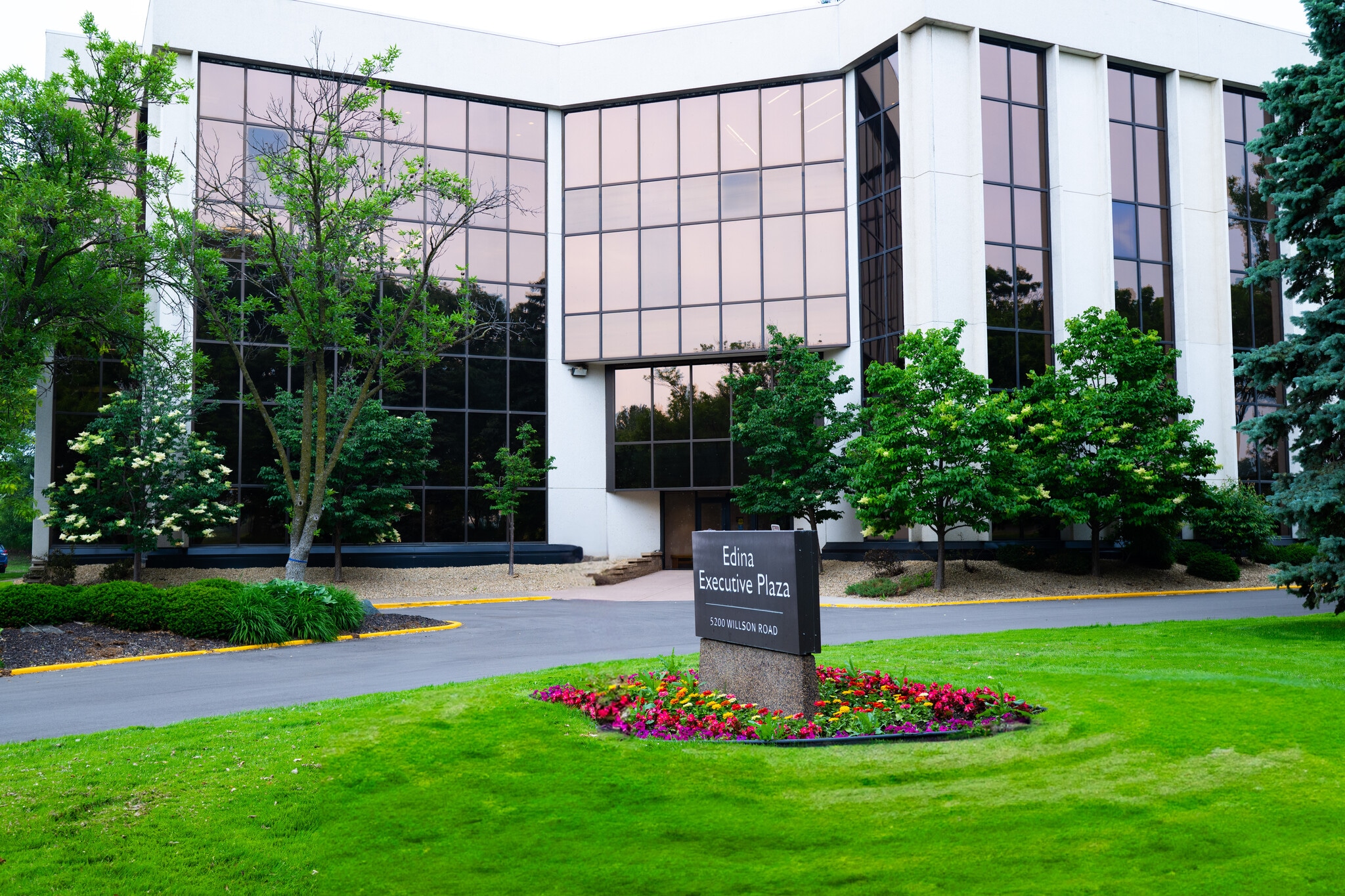 5200 Willson Rd, Edina, MN for lease Building Photo- Image 1 of 3