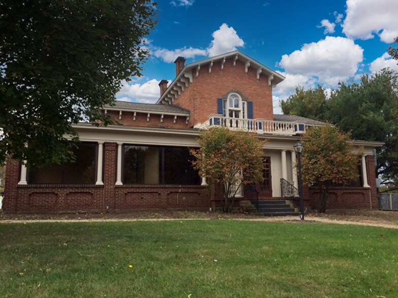 33 Public Sq, Brecksville, OH à louer - Photo du bâtiment - Image 1 de 22