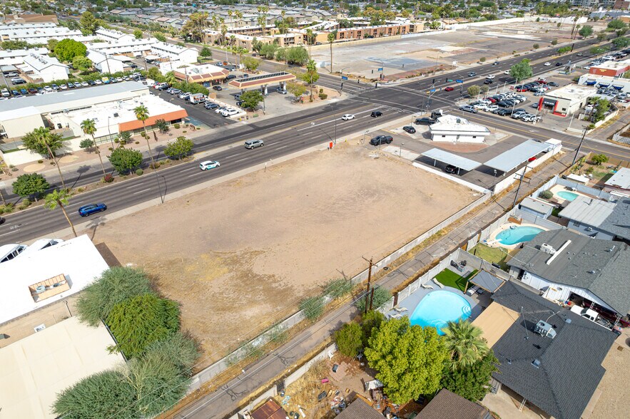 925 N Scottsdale Rd, Scottsdale, AZ à louer - Photo du bâtiment - Image 2 de 12