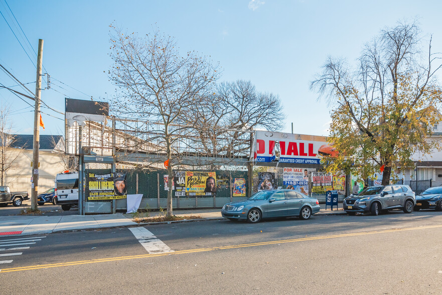 13214 Liberty Ave, South Richmond Hill, NY for sale - Building Photo - Image 2 of 5