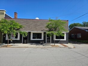 104 E Madison Ave, Kirklin, IN à louer Photo du bâtiment- Image 1 de 6
