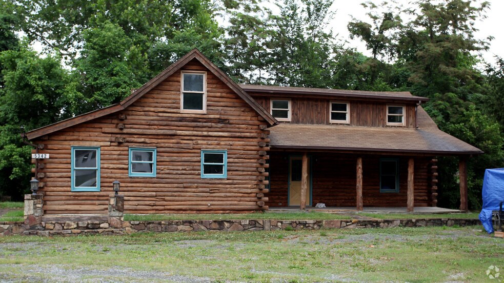 5348 SW Franklin Rd, Roanoke, VA à vendre - Photo du bâtiment - Image 2 de 2