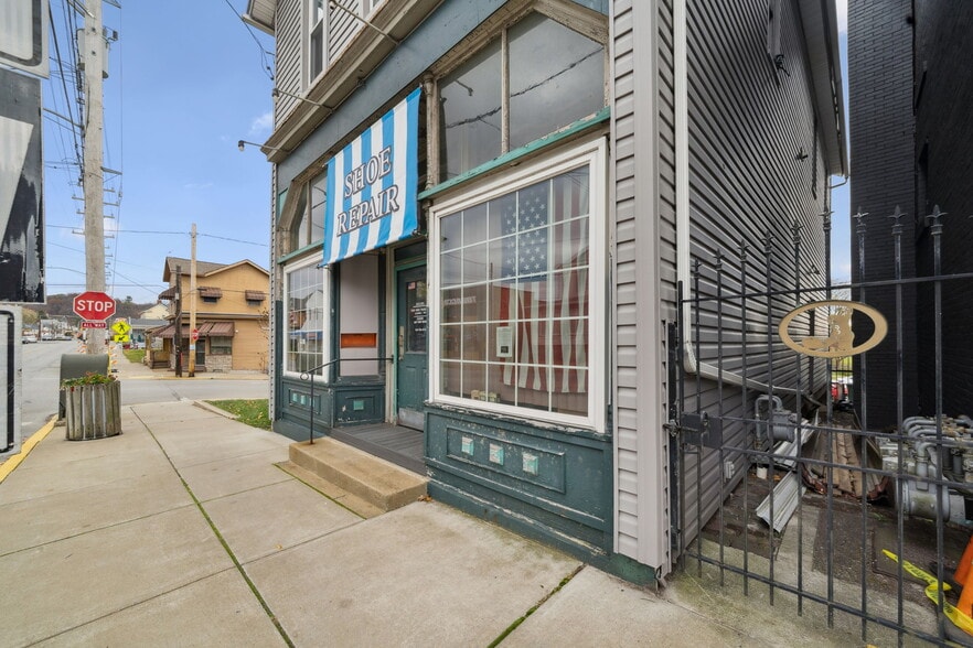 399 Adams St, Rochester, PA for sale - Building Photo - Image 3 of 8