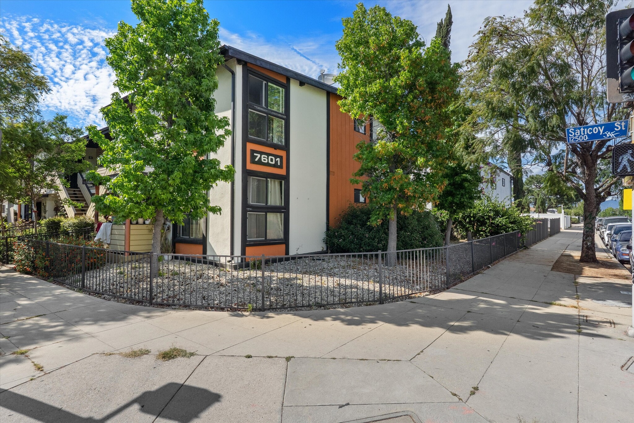 7601 Whitsett Ave, North Hollywood, CA à vendre Photo principale- Image 1 de 14
