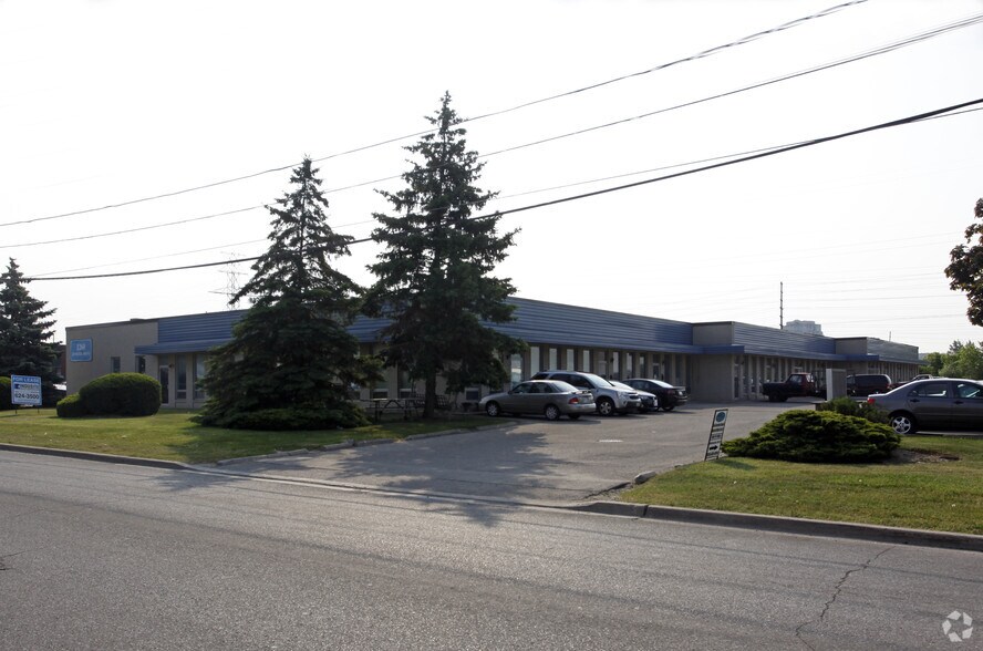 1260 Fewster Dr, Mississauga, ON à vendre - Photo principale - Image 1 de 1