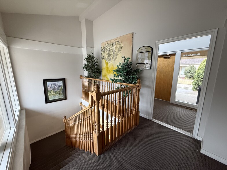560 S State, Orem, UT for sale - Interior Photo - Image 2 of 25