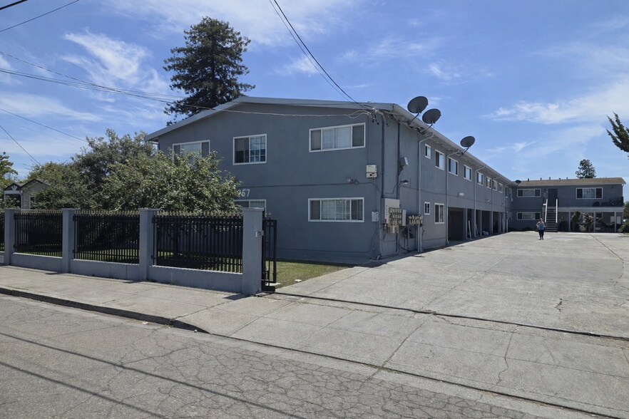 257 Poplar Ave, Hayward, CA à vendre - Photo du bâtiment - Image 2 de 18