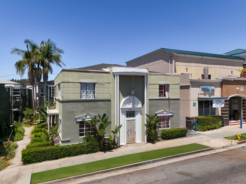 1623-1627 Hillhurst Ave, Los Angeles, CA à vendre - Photo du bâtiment - Image 1 de 12