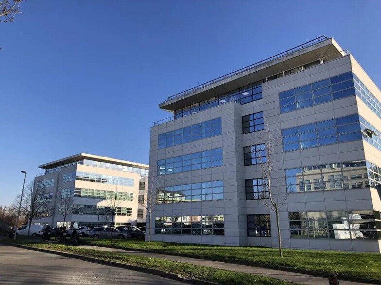 Office in Rennes for lease - Building Photo - Image 2 of 7