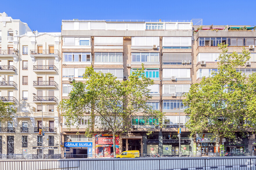 Calle de Francisco Silvela, 21, Madrid, Madrid for lease - Building Photo - Image 2 of 2