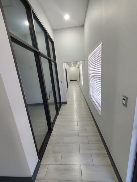 311 W Lutz Lake Fern Rd, Lutz, FL à vendre - Photo du bâtiment - Image 3 de 15