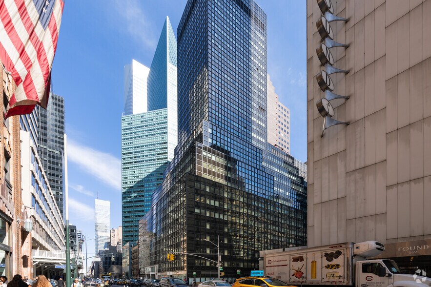 575 Lexington Ave, New York, NY à louer - Photo du bâtiment - Image 2 de 21