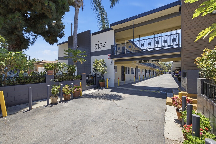 3184 El Segundo Blvd, Lynwood, CA for sale - Building Photo - Image 2 of 9