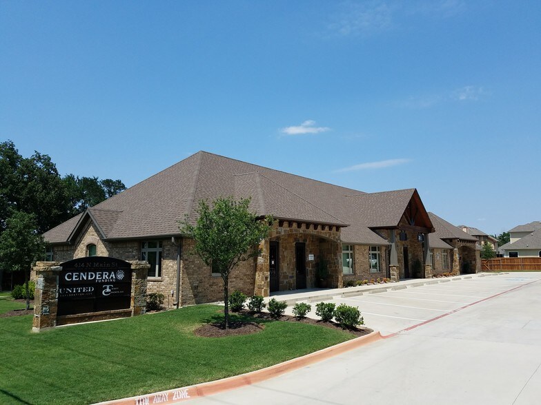 414 N Main St, Grapevine, TX à louer - Photo du bâtiment - Image 2 de 24
