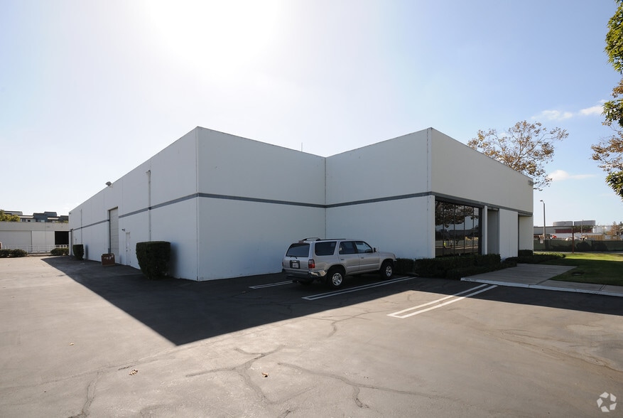 16902 Millikan Ave, Irvine, CA for lease - Primary Photo - Image 2 of 14