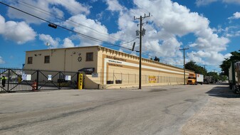 3611 NW South River Drive (Cargo Terminal) - Entrepôt