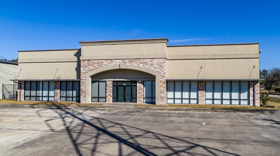 1402 N Sam Houston Pky W, Houston, TX à vendre - Photo du bâtiment - Image 2 de 3