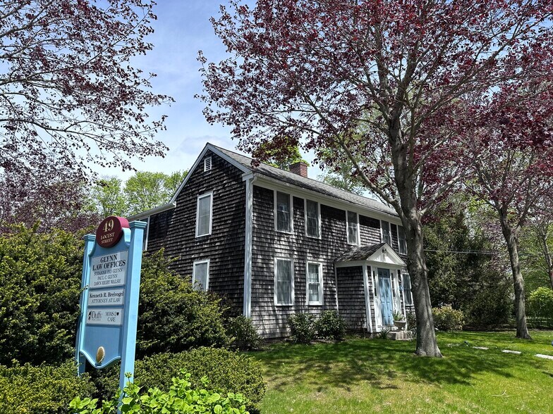 49 Locust St, Falmouth, MA à louer - Photo du bâtiment - Image 2 de 21
