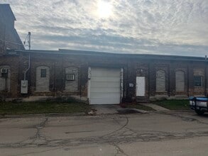 1104-1120 E Oak St, Dekalb, IL for lease Interior Photo- Image 2 of 13