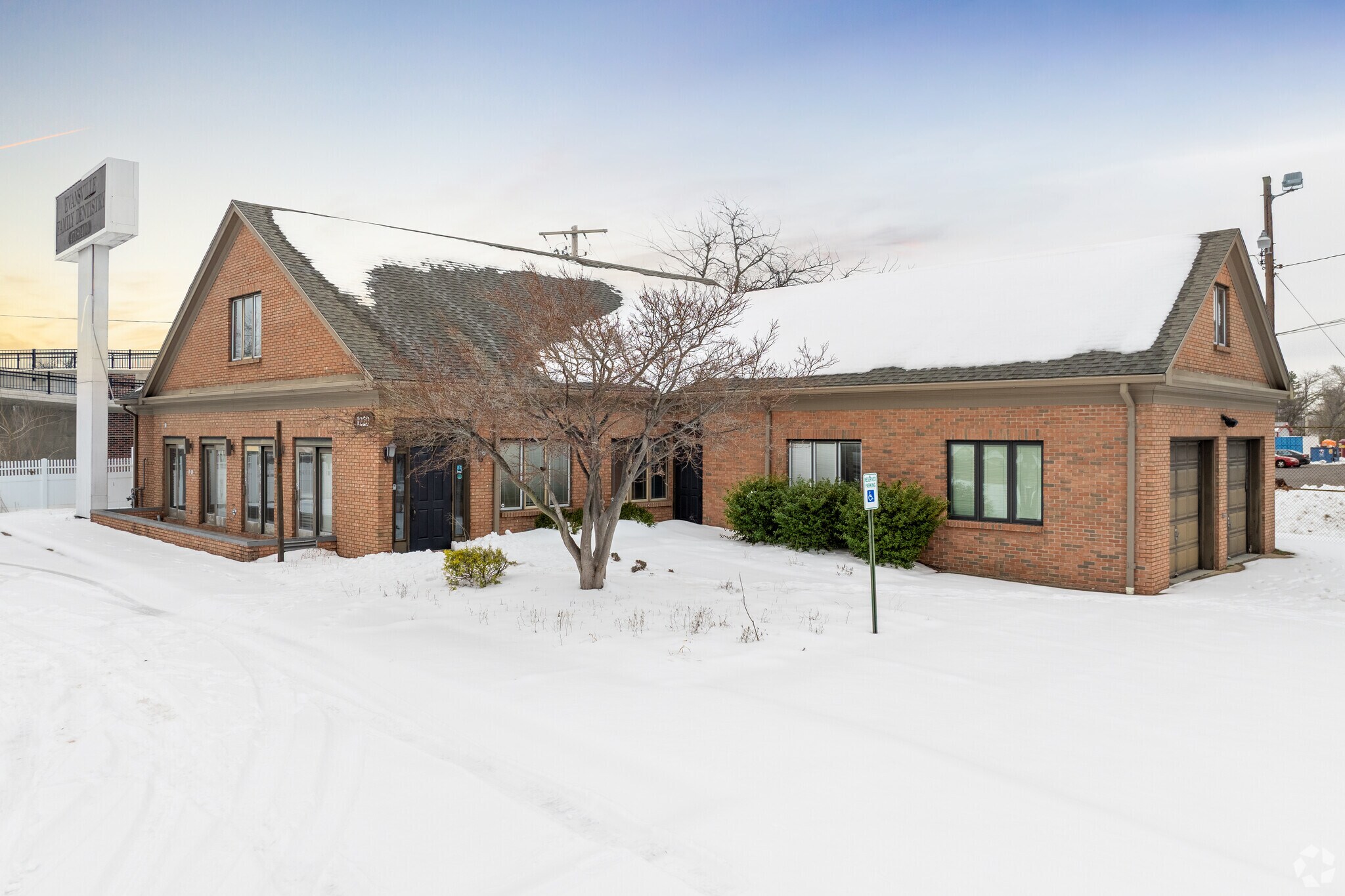 1220 Washington Ave, Evansville, IN à vendre Photo principale- Image 1 de 18