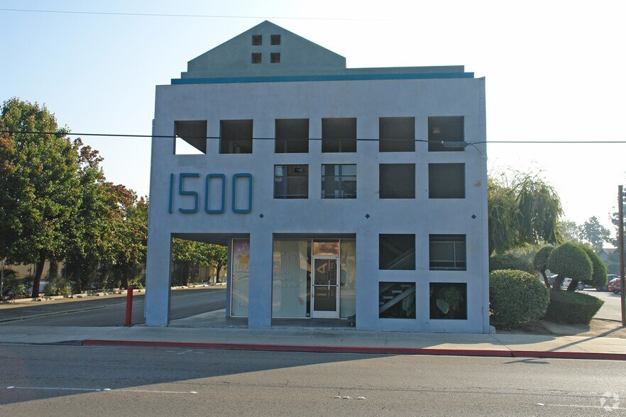 1500 S Mooney Blvd, Visalia, CA for lease - Building Photo - Image 2 of 7