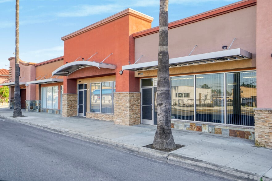 21512-21516 Norwalk Blvd, Hawaiian Gardens, CA à vendre - Photo du bâtiment - Image 2 de 19