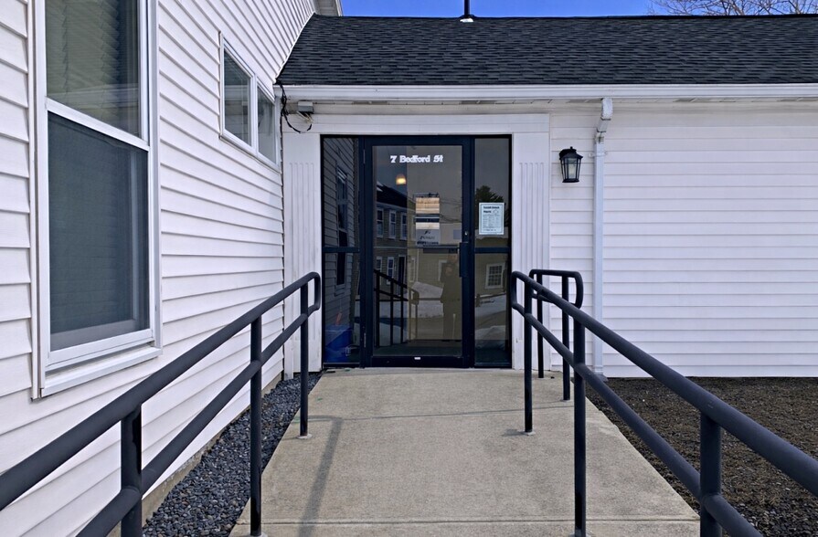 7 Bedford St, Burlington, MA à louer - Photo du bâtiment - Image 3 de 10
