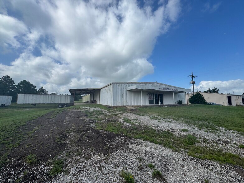 629 W Rutherford St, Mount Vernon, TX à vendre - Photo du bâtiment - Image 2 de 5